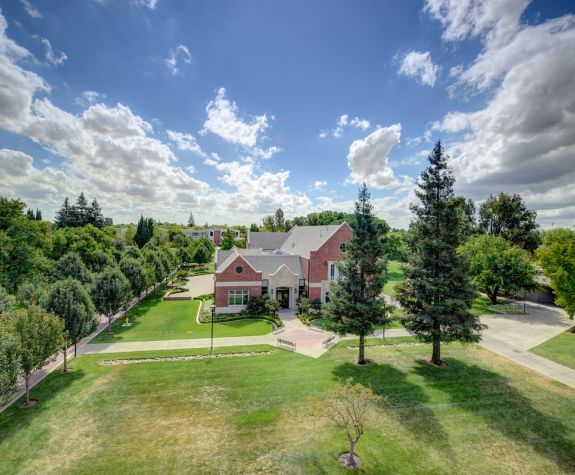 Vereschagin Alumni House